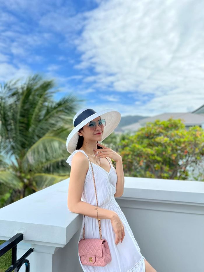 Ảnh hot sao Việt 28/2: Phương Trinh - Lý Bình chụp ảnh cưới ở Phú Quốc