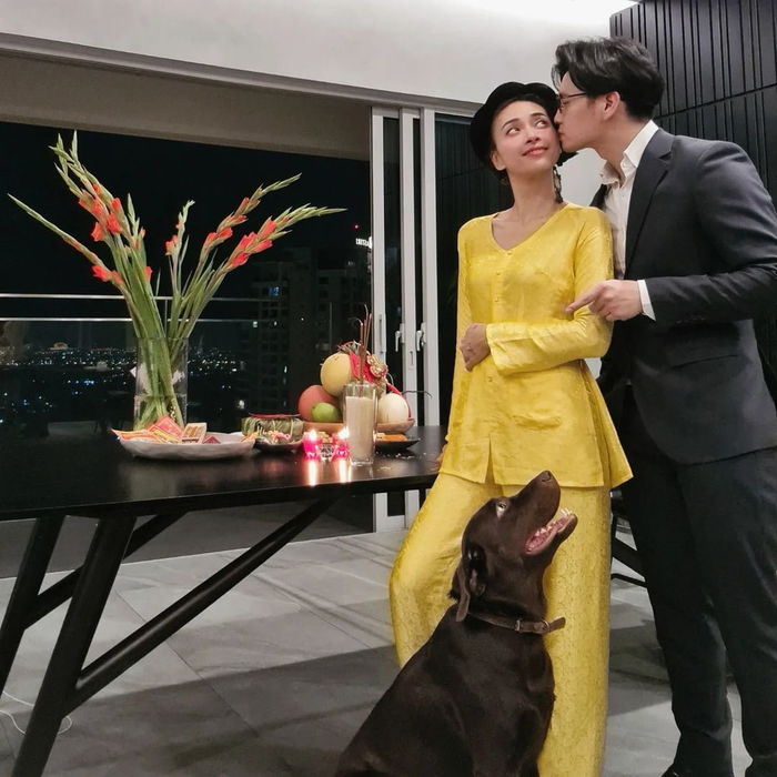 Thời trang cặp đôi ngày đầu năm: Lệ Quyên ton-sur-ton cùng bạn trai