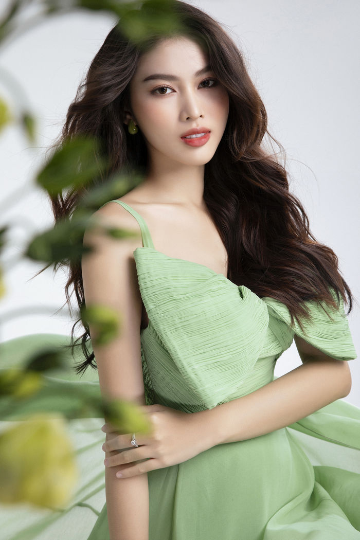 Cận cảnh nhan sắc “như hoa như ngọc” của Á hậu Ngọc Thảo