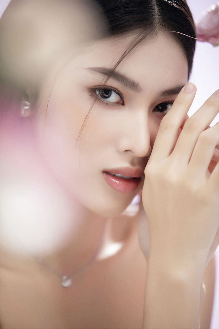 Cận cảnh nhan sắc “như hoa như ngọc” của Á hậu Ngọc Thảo