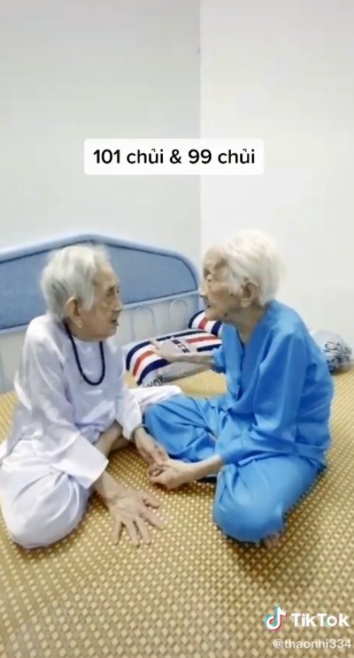 Cụ 101 tuổi giới thiệu chồng cho em gái 99 tuổi: Chịu không để làm mai