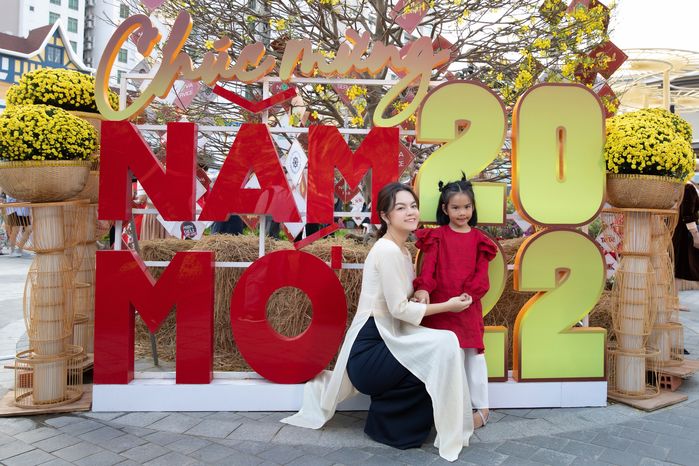 Clip Noo Phước Thịnh tỏ tình Phạm Quỳnh Anh hot trở lại