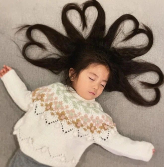Cô bé tóc “bờm sư tử” nổi tiếng TG: Giờ 4 tuổi với mái tóc mềm mượt