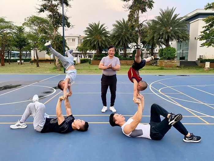 Con hơn cha nhà có phúc: con Quốc Cơ - Quốc Nghiệp phá kỷ lục Guinness