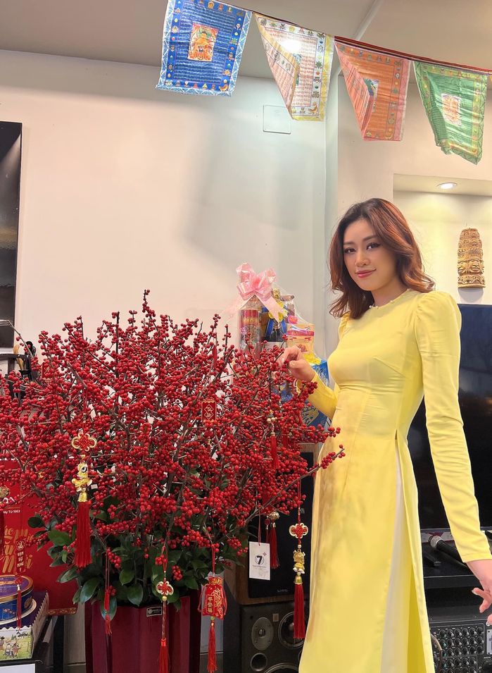 Dàn Hoa hậu Hoàn vũ Việt Nam đón Tết: Phạm Hương tay đeo đầy kim cương