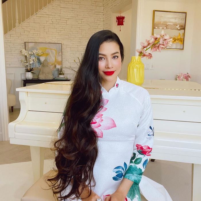Dàn Hoa hậu Hoàn vũ Việt Nam đón Tết: Phạm Hương tay đeo đầy kim cương