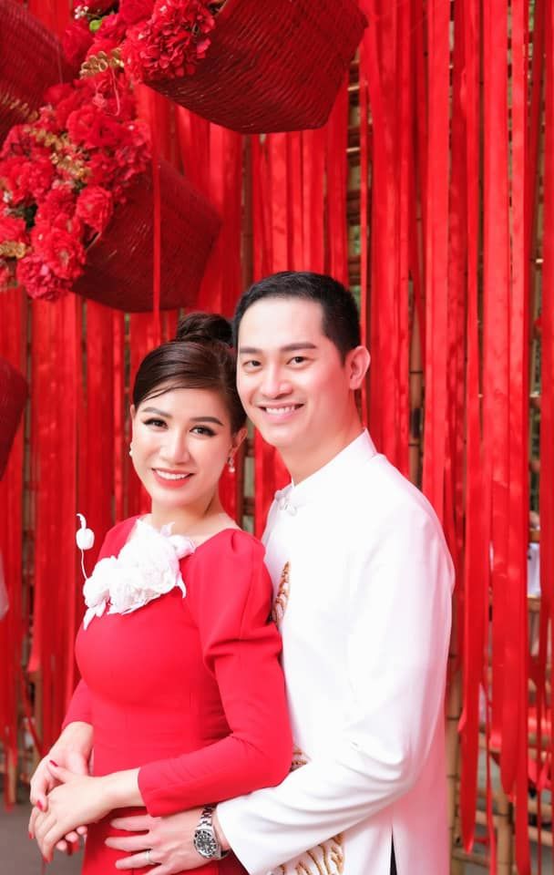 Trang Trần mừng sinh nhật chồng Việt kiều: Em không lái phi công