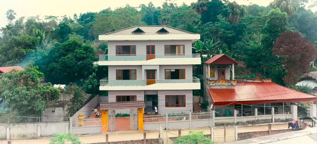 Hà Đức Chinh sở hữu khối tài sản khủng: nhà 3 lầu to nhất xã