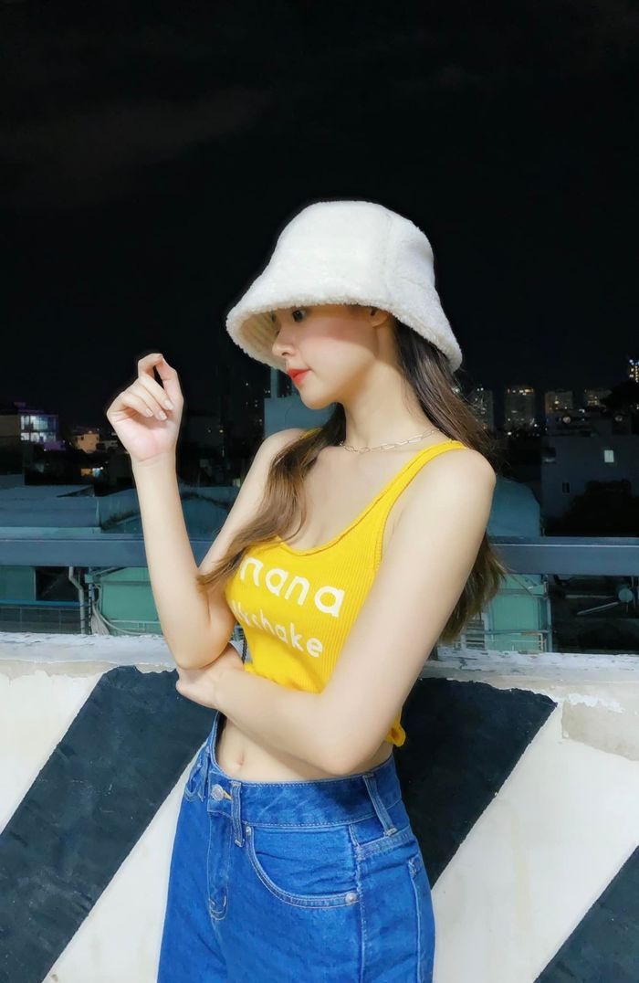 Hậu màn cầu hôn, Midu xuất hiện với thân hình đáng báo động