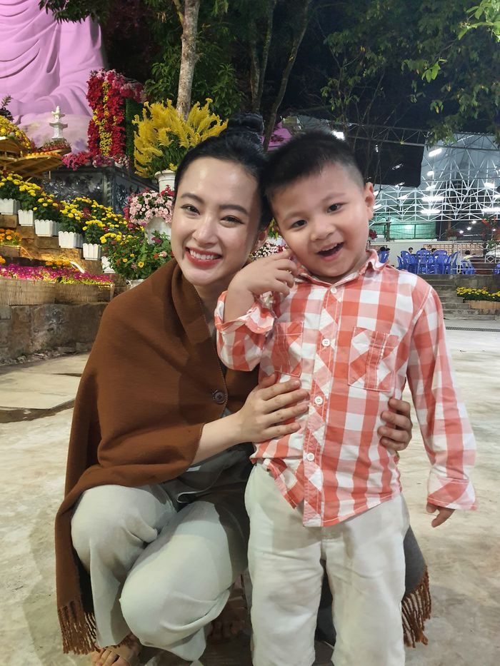 Hình ảnh đẹp của Angela Phương Trinh trong những ngày Tết Nhâm Dần