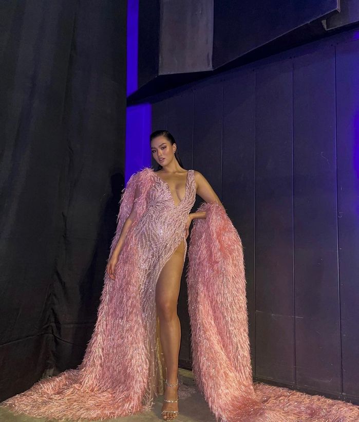 Hoa hậu Thái Lan Anchilee Scott-Kemmis thăng hạng nhan sắc ngoạn mục