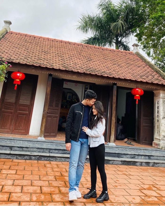Hội tình cũ Quang Hải: Nhật Lê khoe khéo nhẫn kim cương