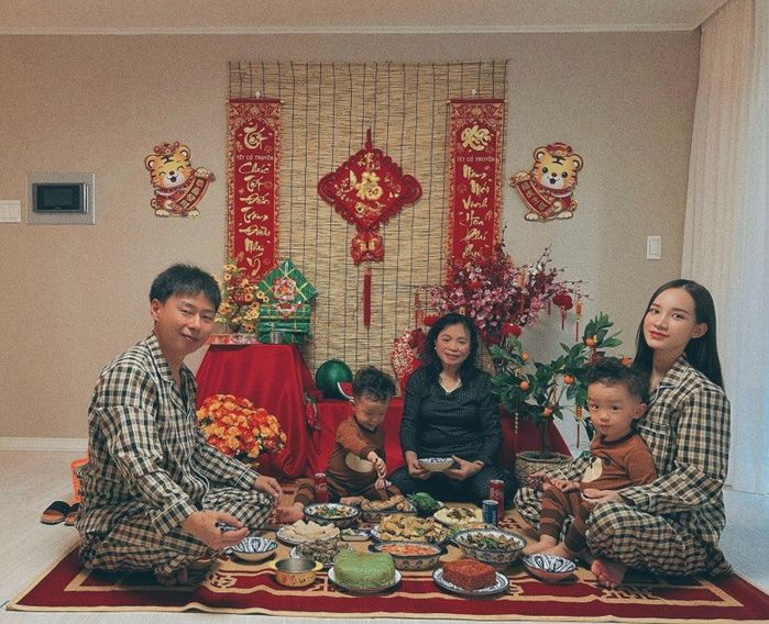Mẹ Việt lấy chồng Hàn: Nhà chồng mê vì xinh, 2 con sinh đôi kháu khỉnh