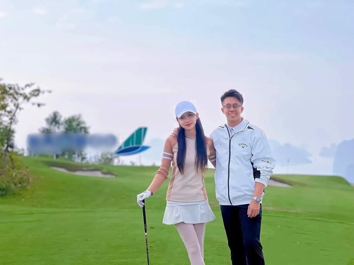 Hương Giang chỉ selfie sương sương đã thấy rõ độ giàu