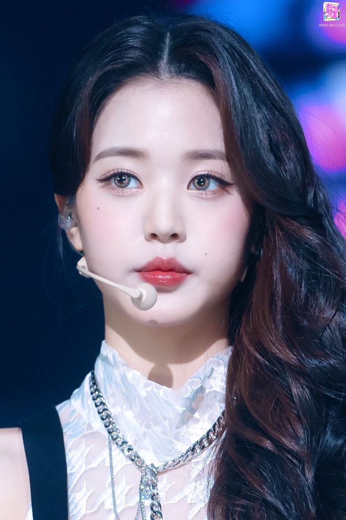 Idol Gen 4 hai sắc thái make up: Wonyoung xinh hơn hẳn với make up nhẹ
