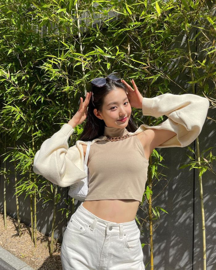 Idol Gen 4 hai sắc thái make up: Wonyoung xinh hơn hẳn với make up nhẹ