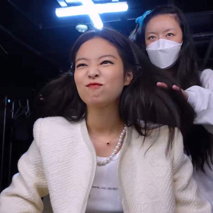 Idol Kpop là con cưng của bậc phụ huynh: Jennie được các bà mẹ mê