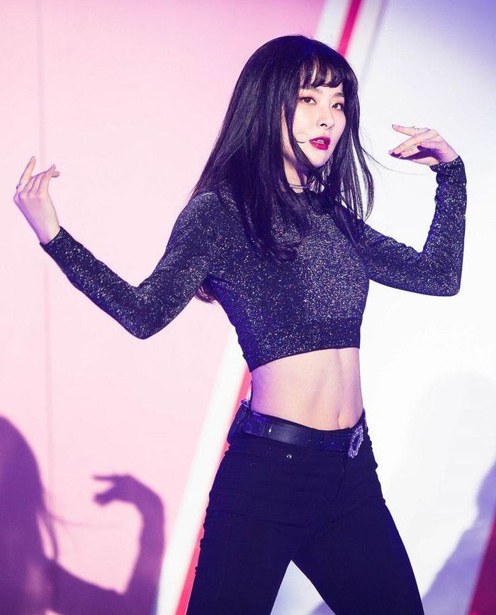 Idol Kpop sở hữu body khiến fan phải đứng hình