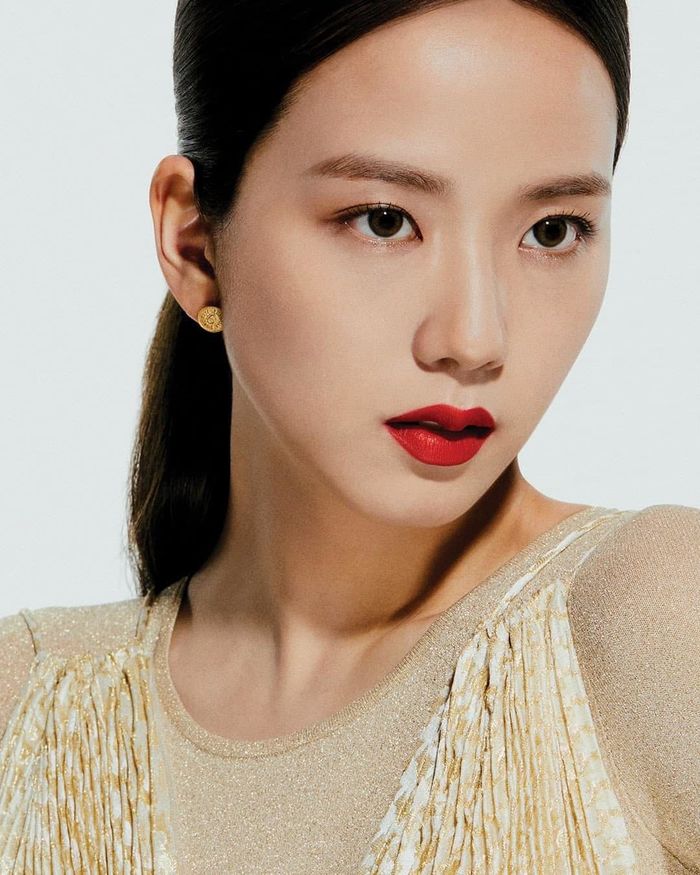 Idol Kpop biến hóa với cách make up đậm - nhạt khác nhau