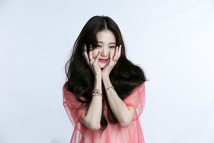 Jang Wonyoung có 2 trường phái trái ngược: Biểu cảm, make up đa dạng