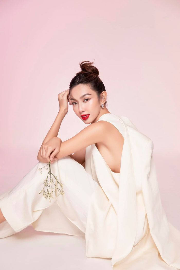 Khi Hoa hậu Thùy Tiên xả vai: tấu hề không màng hình tượng