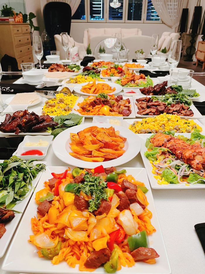 Loạt điều kiện khắt khe để trở thành giúp việc nhà sao Việt