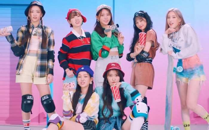Những màn comeback đốt cháy đường đua Kpop tháng 3/2022
