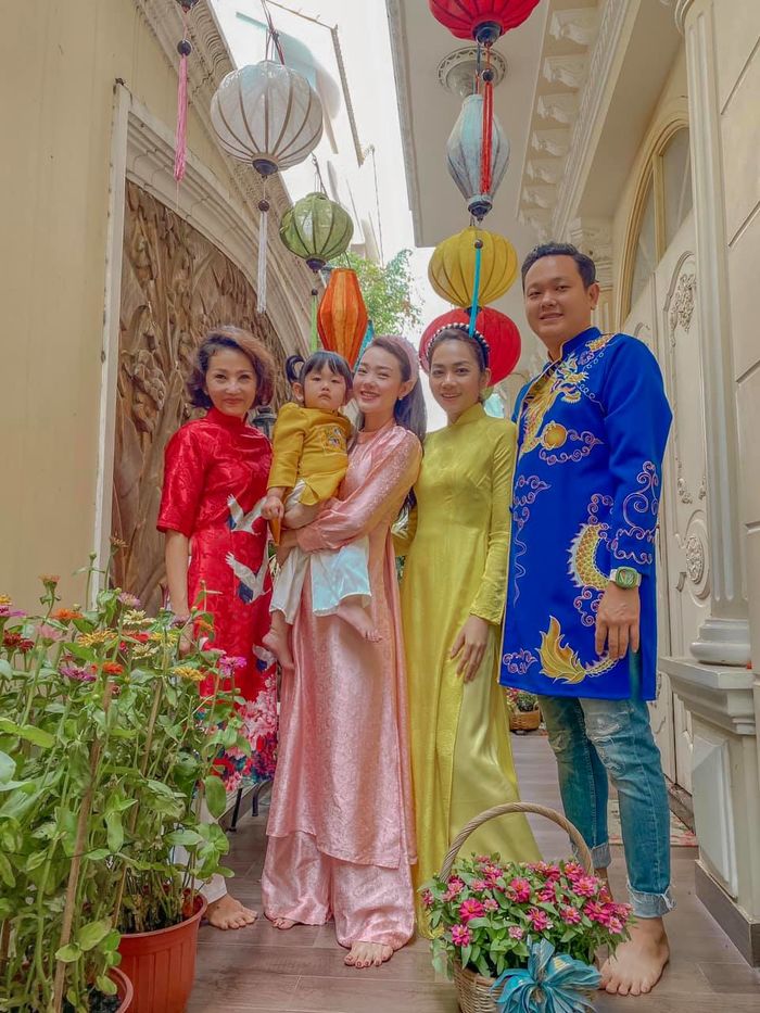 Muôn kiểu sắm nhà của sao: Angela Phương Trinh mua căn 15 tỷ lấy hên