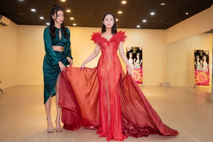 Minh Tú mở lò đào tạo Hoa hậu: Phùng Trương Trân Đài có nhiều hy vọng