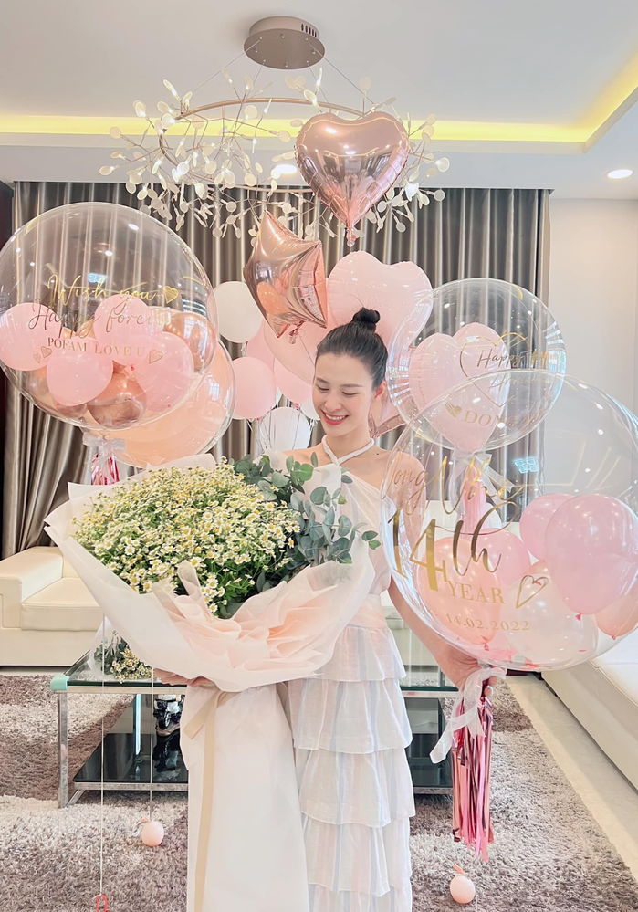 Dàn mỹ nhân Việt khoe quà Valentine 2022: vợ Đăng Khôi số hưởng nhất