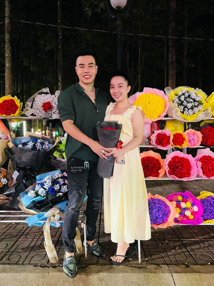 Dàn mỹ nhân Việt khoe quà Valentine 2022: vợ Đăng Khôi số hưởng nhất