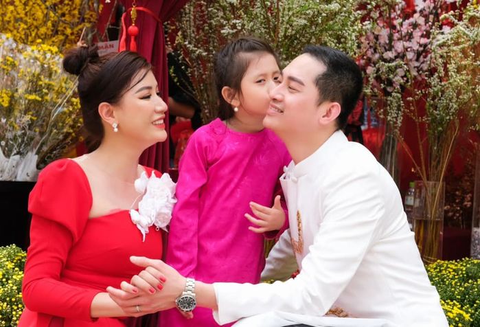 Trang Trần mừng sinh nhật chồng Việt kiều: Em không lái phi công
