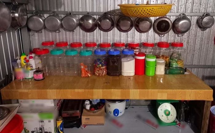 Nữ chủ nhân căn bếp gây bão mạng: Xài đồ 15 năm mà cứ như hàng mới