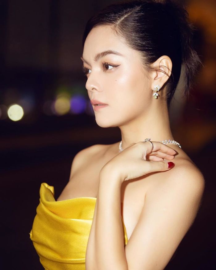Phạm Quỳnh Anh U40 vẫn trẻ trung rực rỡ: bị thời gian bỏ quên mất rồi