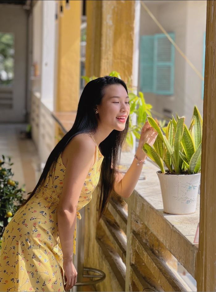 Sao Việt an ủi, động viên Hòa Minzy: Liêu Hà Trinh làm hẳn bài thơ