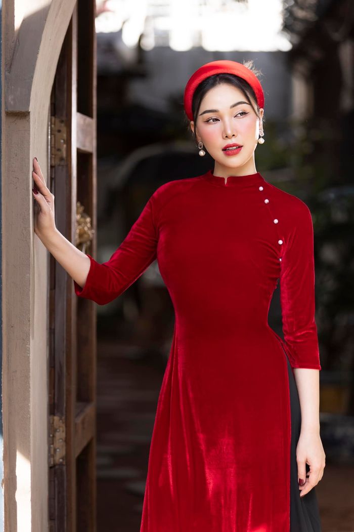 Sao Việt an ủi, động viên Hòa Minzy: Liêu Hà Trinh làm hẳn bài thơ