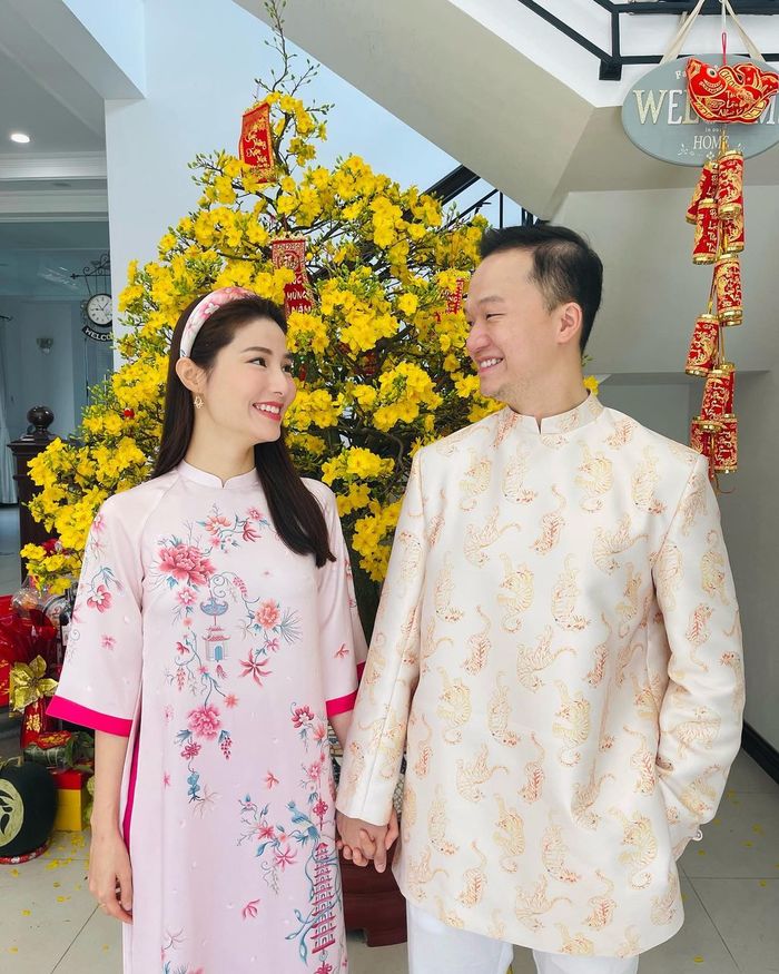 Sao Việt rần rần đón Tết cùng người yêu: Minh Hằng sắp lên xe hoa