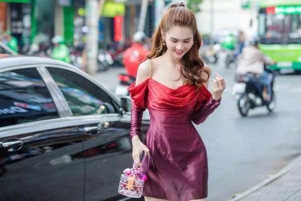 Sao Việt visual 10 điểm mà outfit như táo nhàu: Thùy Tiên 2 lần