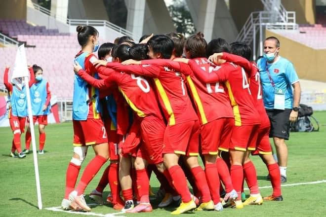 Sao Việt vỡ òa khi đội tuyển Việt Nam lần đầu vào chung kết World Cup
