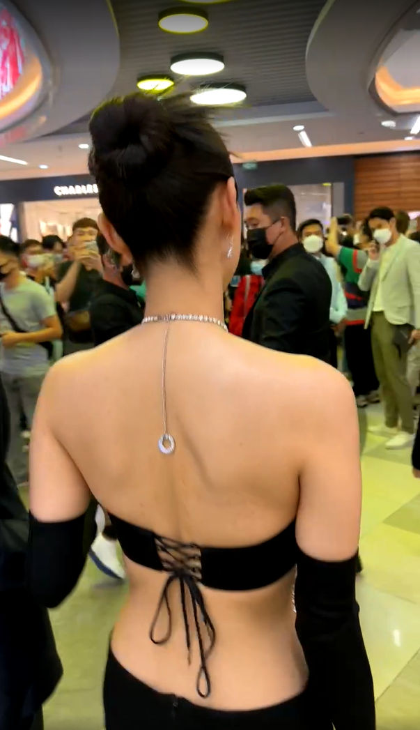 Tả thực vóc dáng Minh Hằng qua camera thường: Đẹp từng centimet