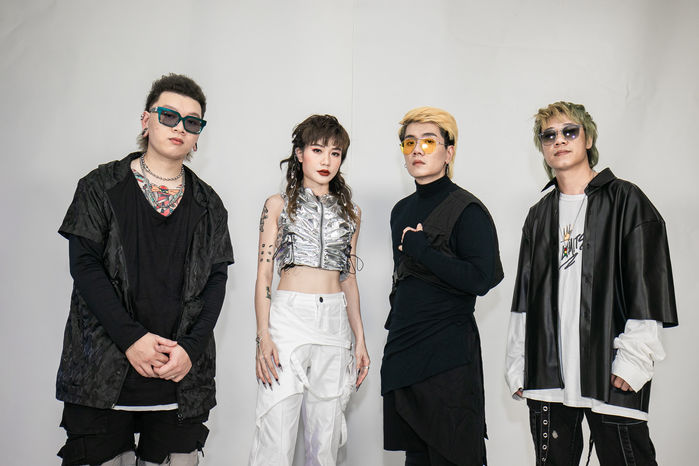 Thỏ Trauma khiến Rocker Trần Tuấn Hùng thay đổi định kiến về ca sĩ nữ