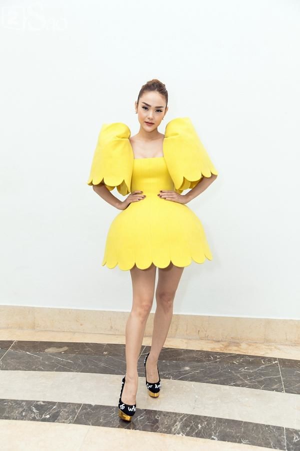 Thời trang thảm đỏ tăng cấp của Minh Hằng: từng diện váy 350 triệu