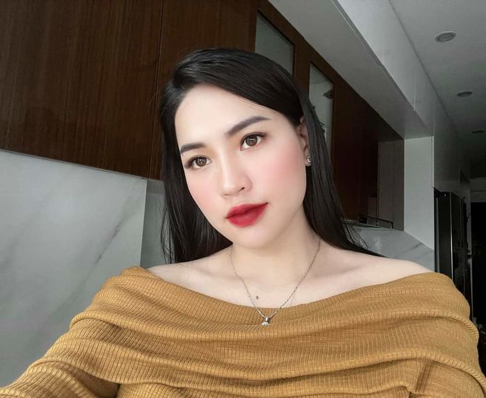 Võ Hà Linh: YouTuber thành chiến thần tóp tóp, không hề ngán một ai