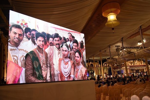 Đám cưới tốn 1.700 tỷ của ái nữ nhà tỷ phú Ấn Độ: Mạ vàng mọi thứ