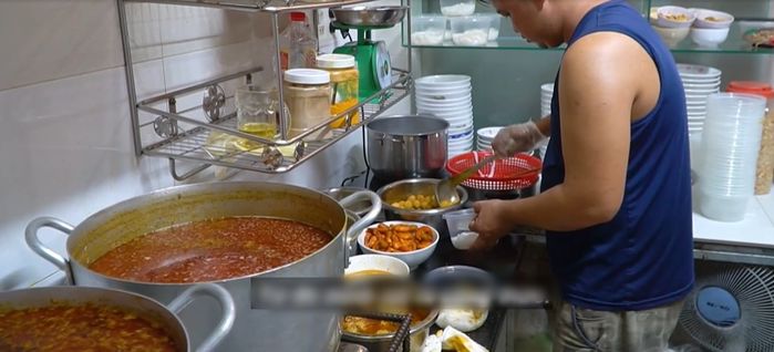 3 anh em phụ hồ đổi đời nhờ mì Quảng: Ngày bán sương sương 8.000 tô