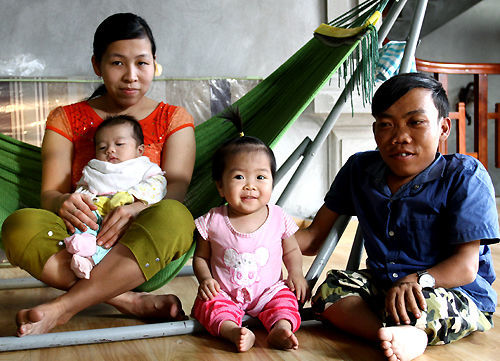 Anh thợ hồ yêu và cưới cô gái tật hai chân: tình yêu cổ tích có thật