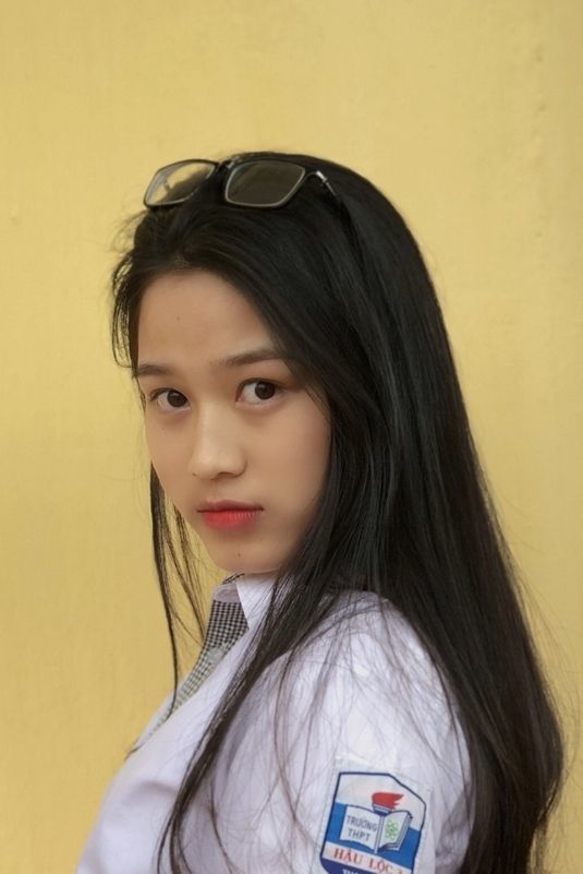 Ảnh thuở ngây ngô của Đỗ Thị Hà: Dậy thì thành Hoa hậu là có thiệt