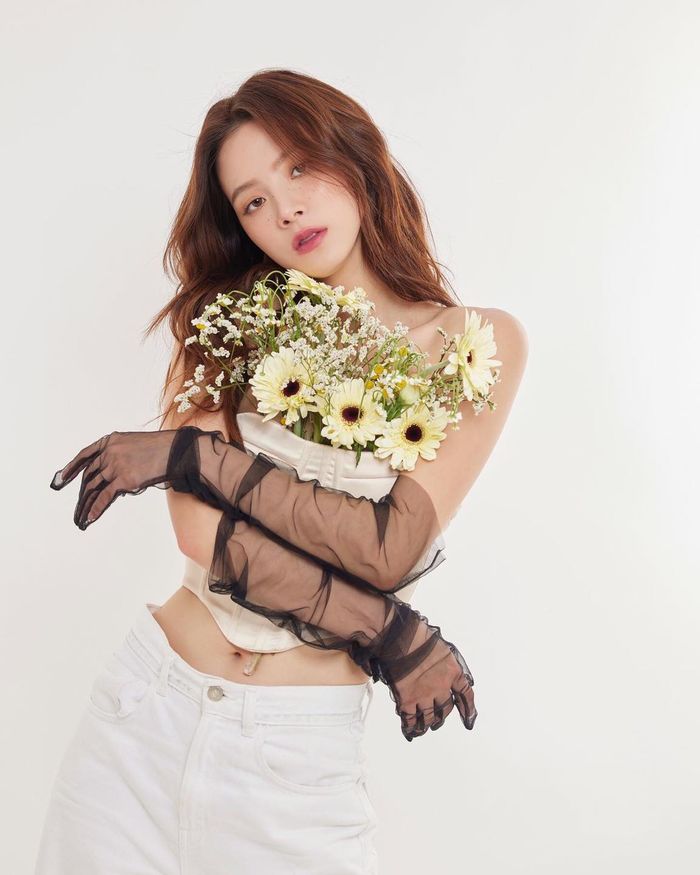 Baifern xả ảnh xinh xỉu, fan lại chỉ thích toàn khoảnh khắc lầy lội