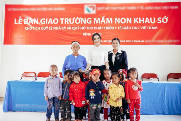 Cách làm từ thiện khác biệt của bà chủ kim cương Lý Nhã Kỳ