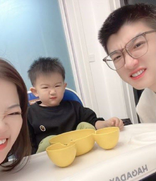 Cặp đôi nàng mũm mĩm - chàng hotboy ngày ấy bây giờ: Nàng gầy 1 nửa